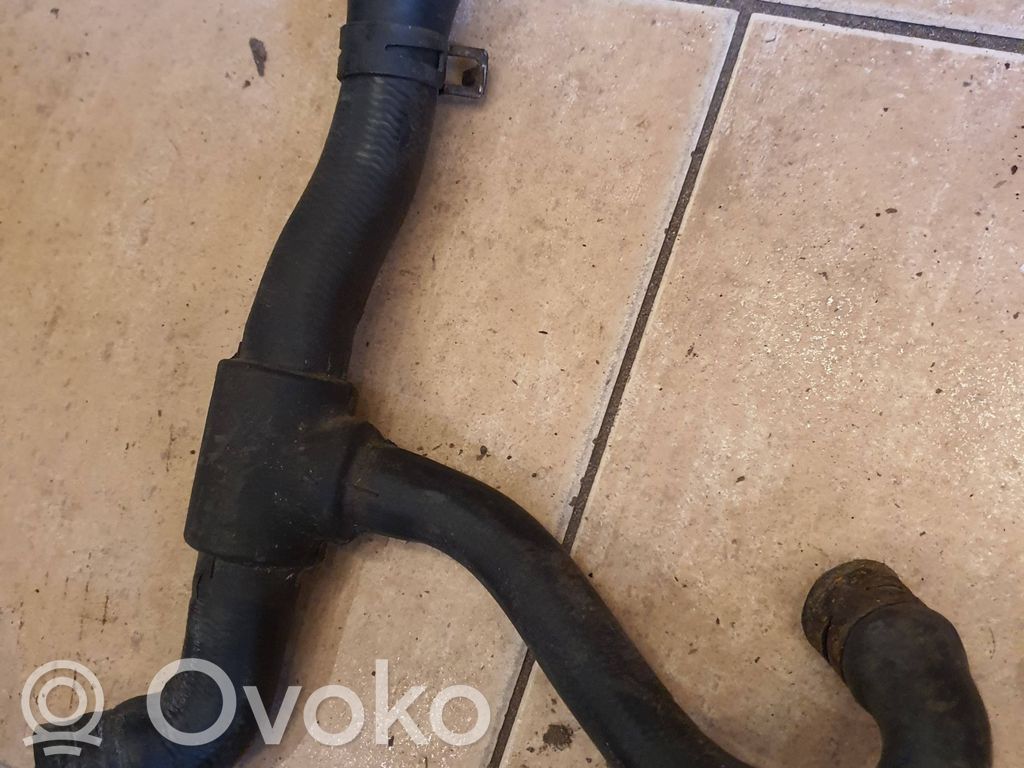 Volkswagen PASSAT B5 Moottorin vesijäähdytyksen putki/letku 