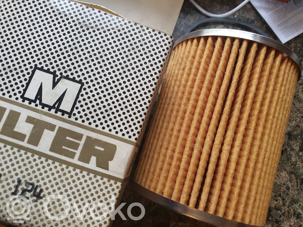 BMW 5 E28 Oil filter cover 