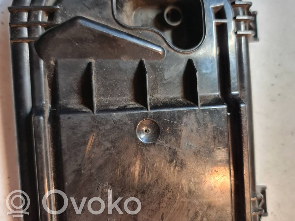 Audi A6 S6 C6 4F Osłona żarówki lampy przedniej 