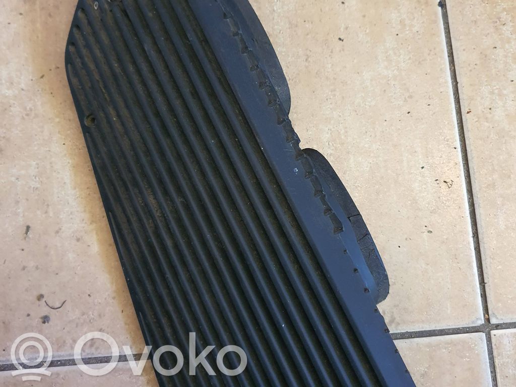 BMW 5 E34 Kojelaudan keskiosan tuuletussuuttimen ritilä 