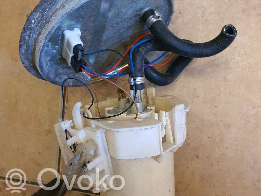 Opel Vectra B Polttoainesäiliön pumppu 