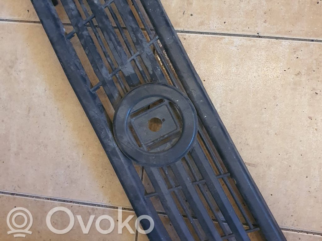 Oberes Gitter vorne