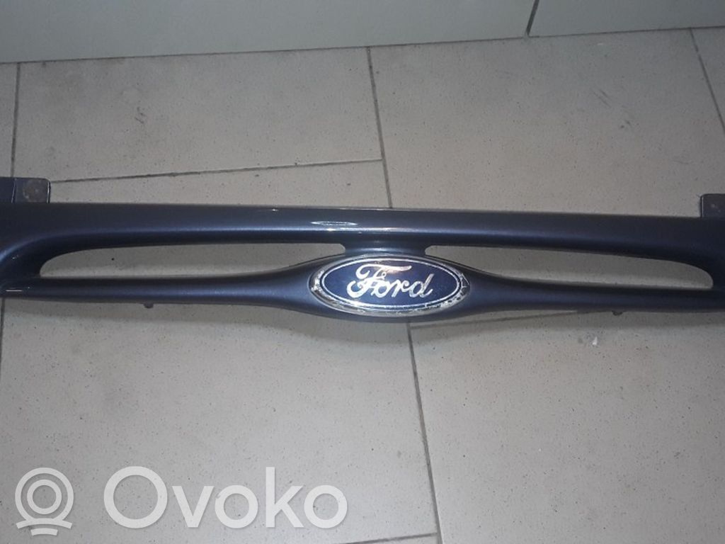Ford Mondeo MK I Etusäleikkö 