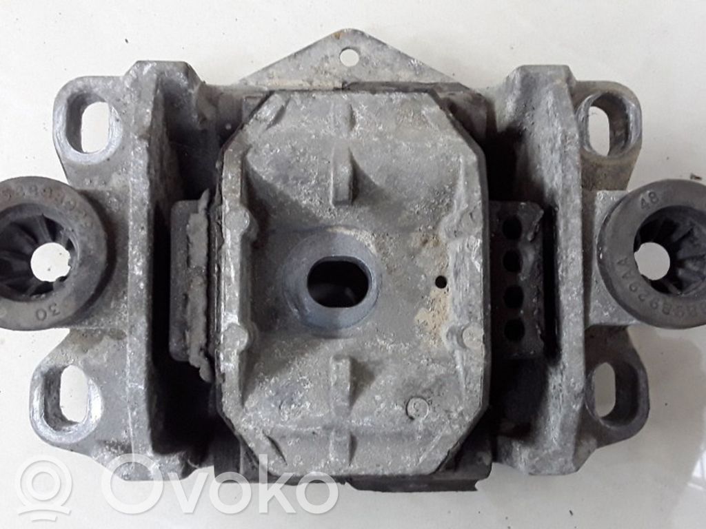 Ford Mondeo Mk III Pārnesumkārbas spilvens 