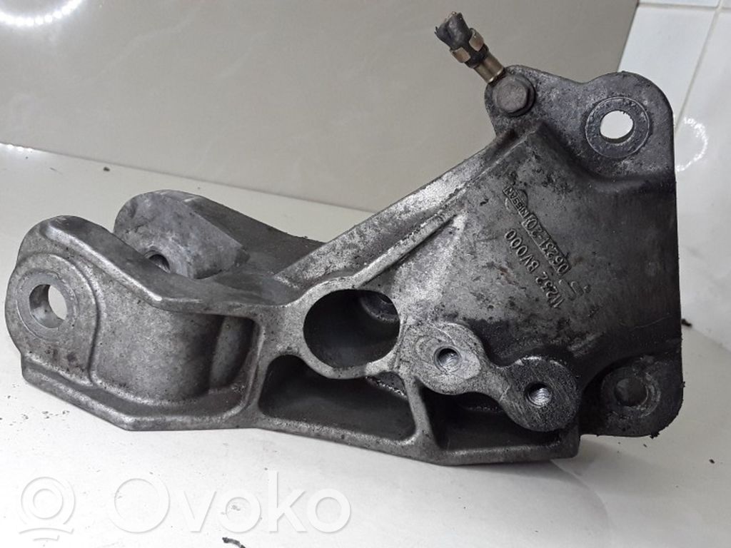 Engine mounting bracket   11232BV000,0623120