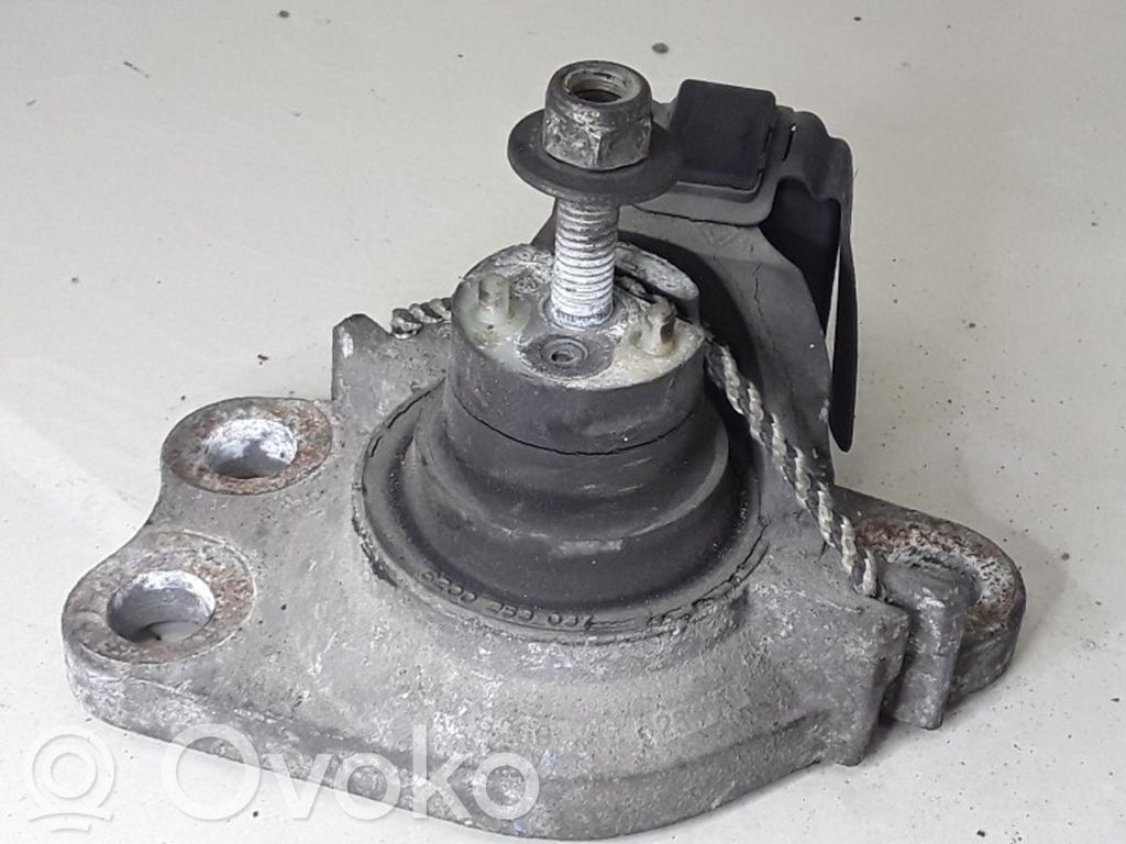 Renault Kangoo I Engine mount bracket 