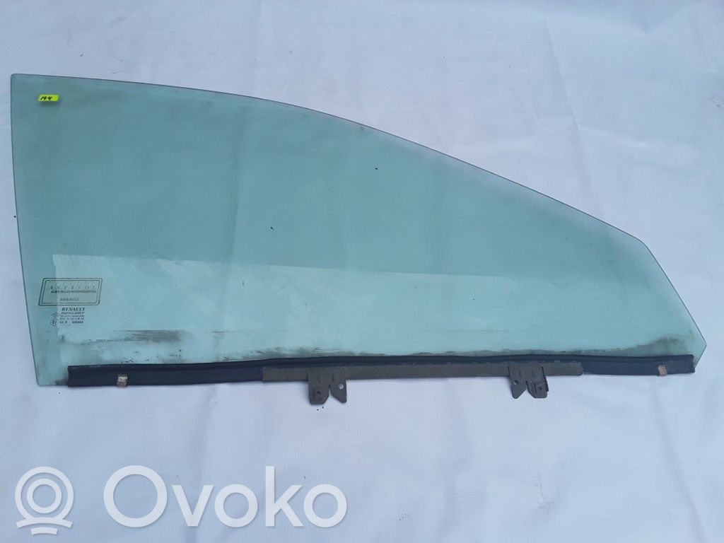 Renault Laguna I Front door window glass four-door 
