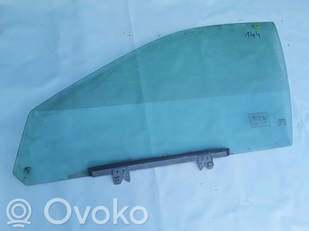 Renault Laguna I Front door window glass four-door 