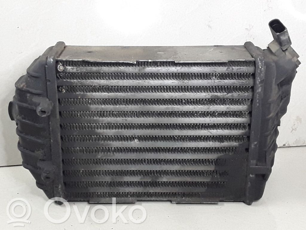 Audi A4 S4 B5 8D Chłodnica powietrza doładowującego / Intercooler 