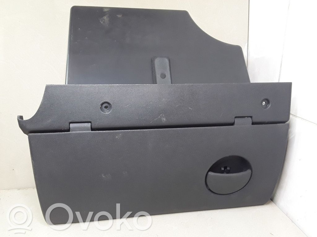 Opel Corsa C Daiktadėžės (bordačioko) komplektas 