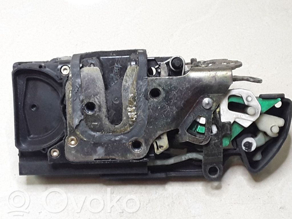 Opel Frontera B Front door lock 