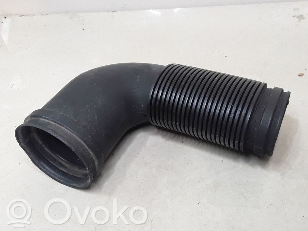 BMW 5 E39 Gaisa ieplūdes kanāla detaļas 