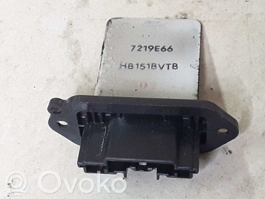 Mazda 3 I Heater blower motor/fan resistor 