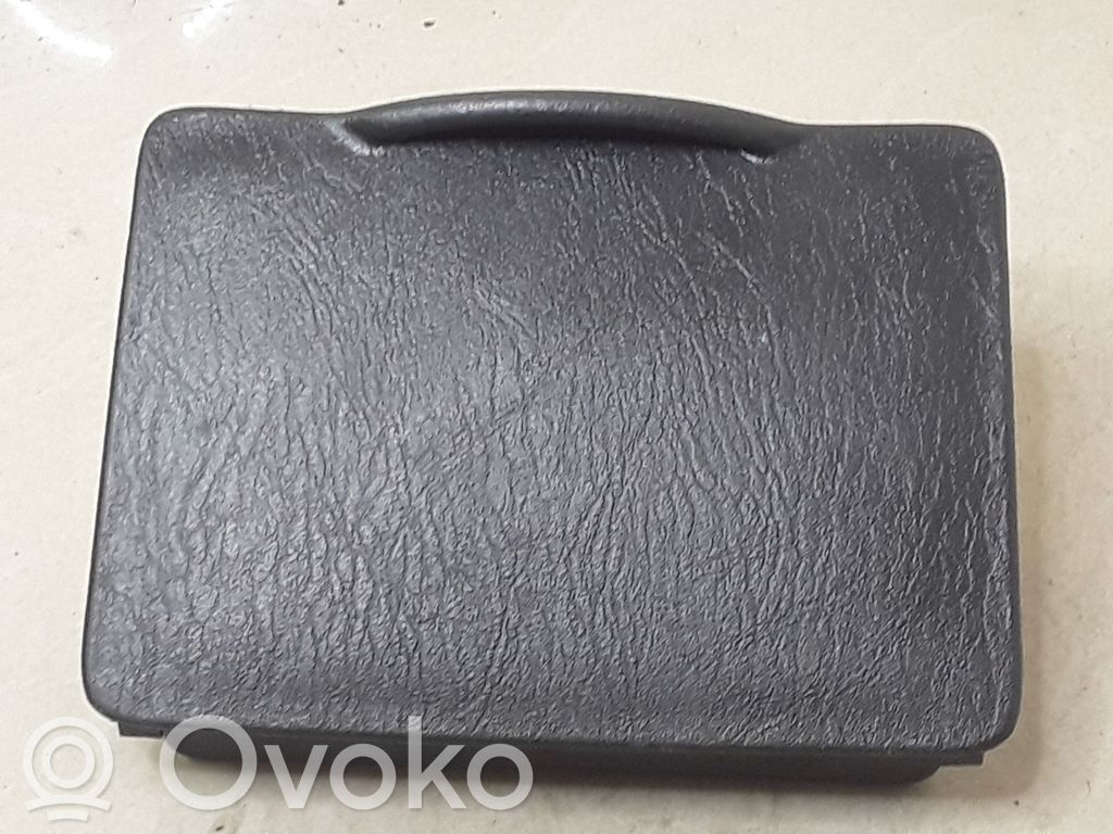 Toyota Corolla E120 E130 Compartimiento/consola central del panel 