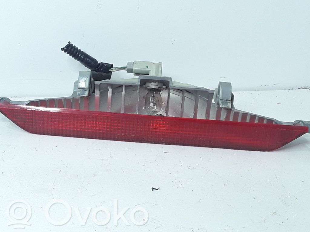 Toyota Avensis Verso Third/center stoplight 