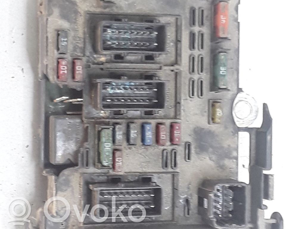 Peugeot 307 Saugiklių blokas 