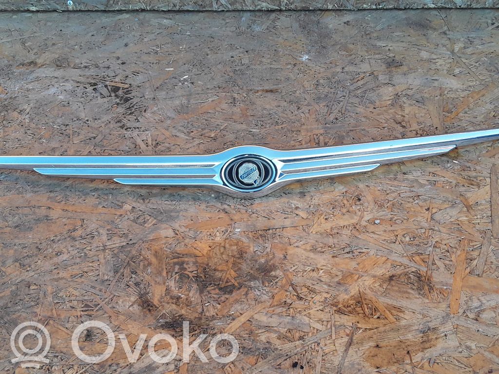 Chrysler Pacifica Etusäleikkö 