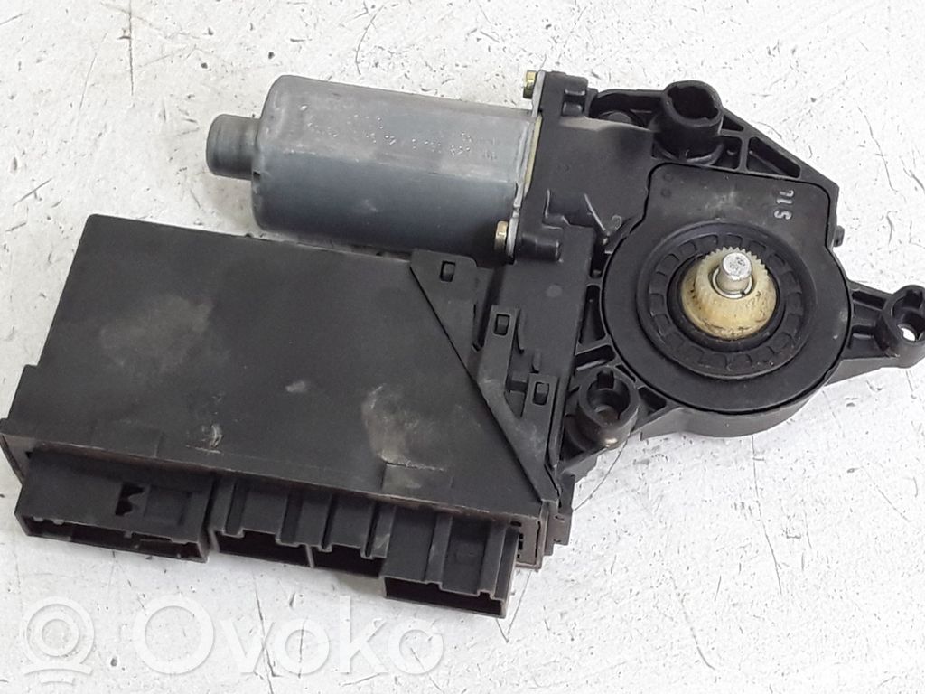 Audi A4 S4 B6 8E 8H Silniczek podnoszenia szyby drzwi tylnych 