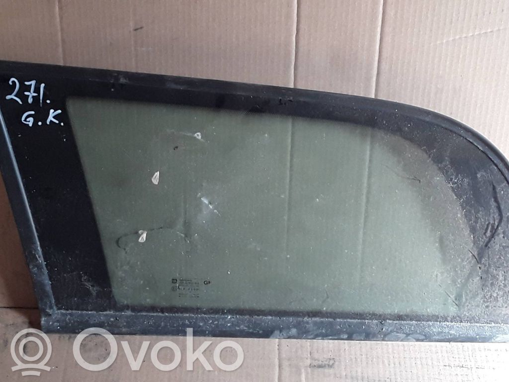 Opel Zafira A Rear side window 
