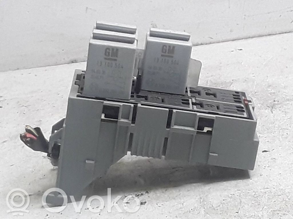 Opel Meriva A Skrzynka przekaźników 