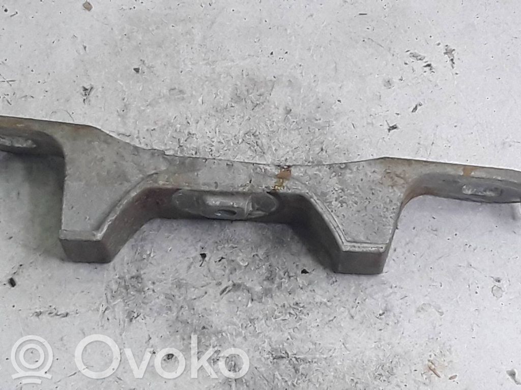 Volvo V50 Engine mount bracket 