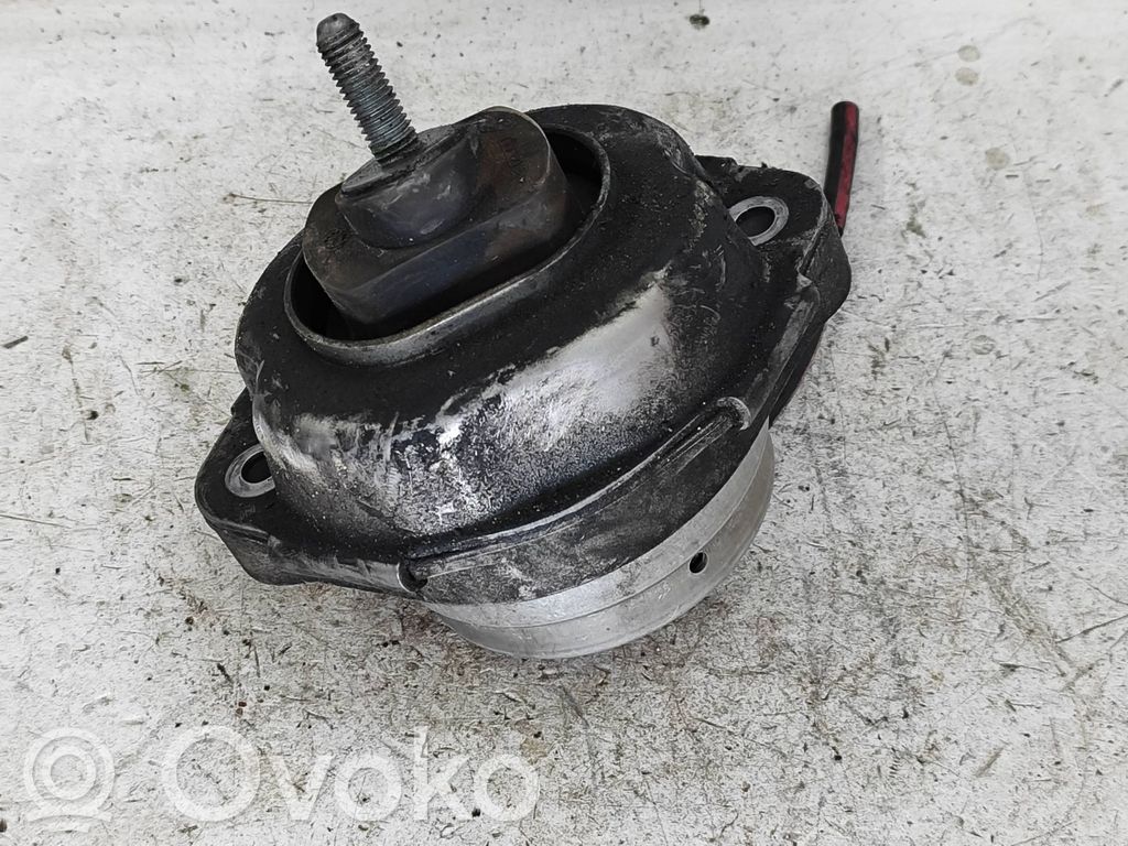 Engine mount bracket   6758444,675844401