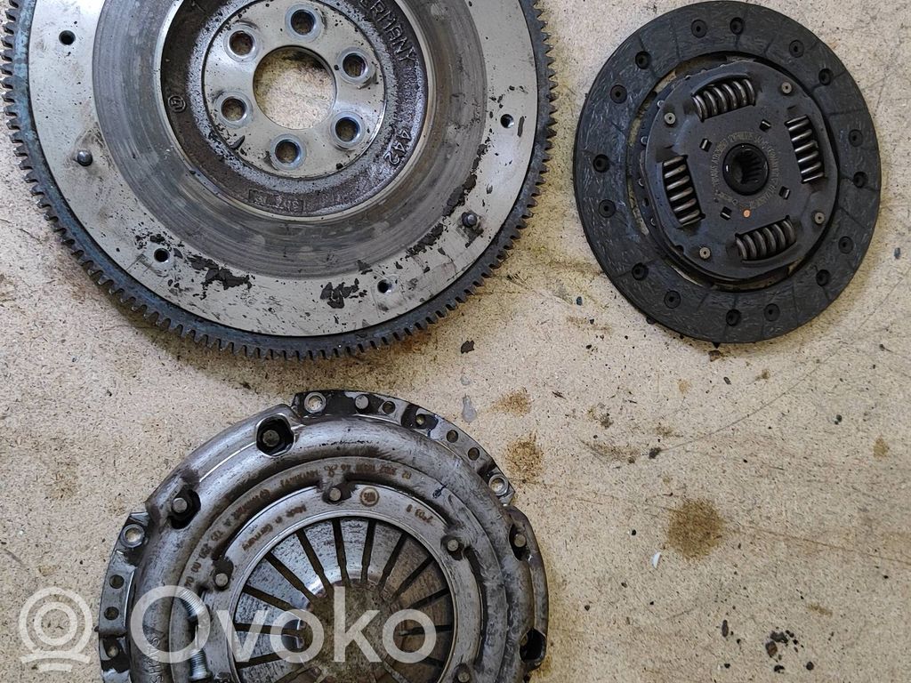 Mitsubishi Colt Kit d'embrayage 