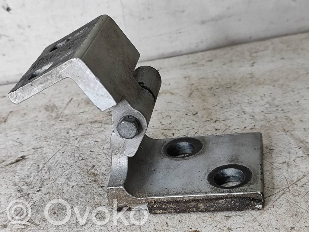 BMW X5 E53 Front door lower hinge 