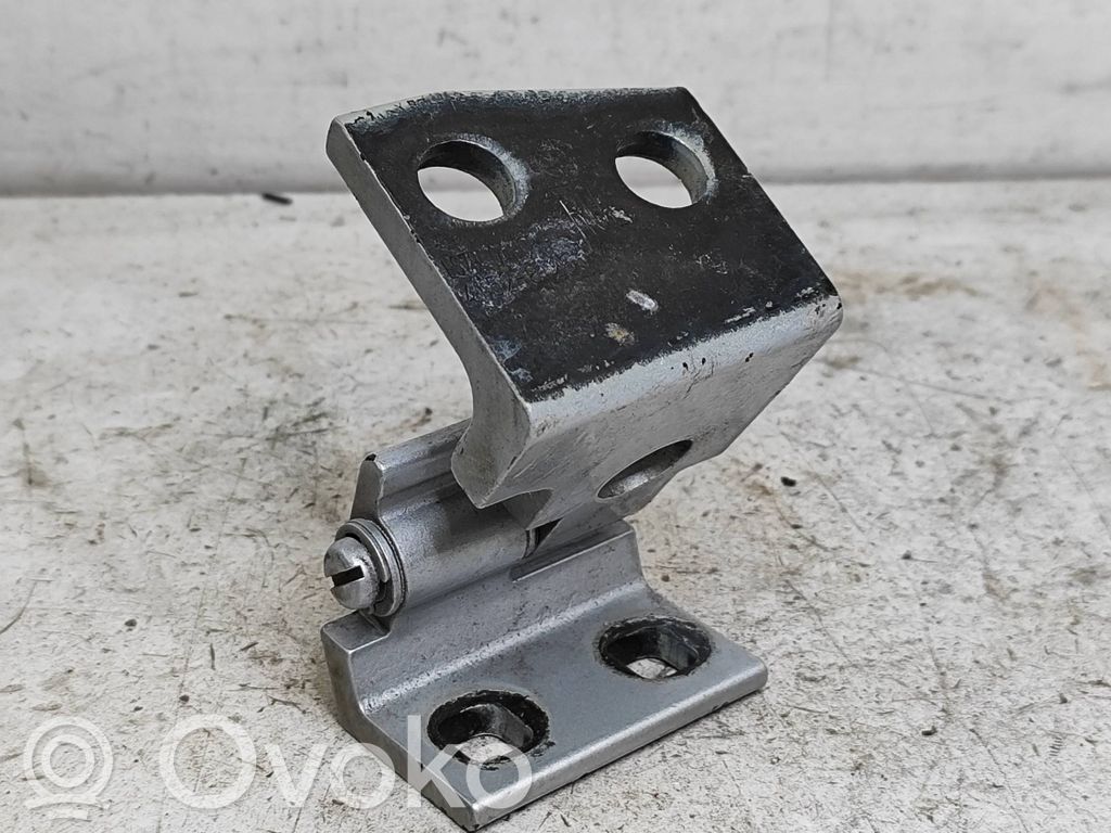 Rear door upper hinge   8265161