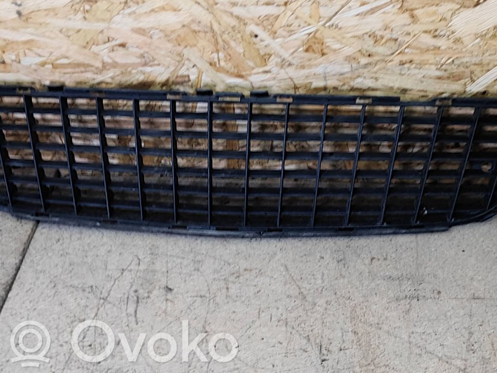 Opel Vectra C Etupuskurin alempi jäähdytinsäleikkö 