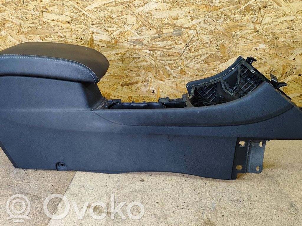 Ford Mondeo MK IV Armrest 