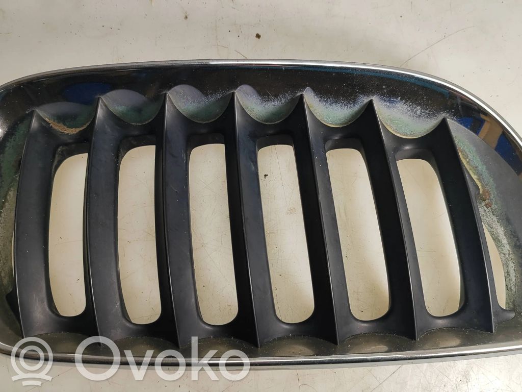 BMW X3 E83 Grille de calandre avant 