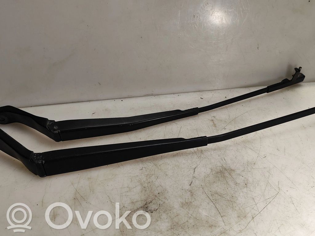 Volkswagen Sharan Priekinio stiklo valytuvų kojelė 
