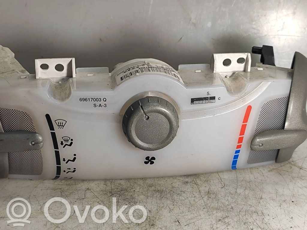 Toyota Aygo AB10 Climate control unit 