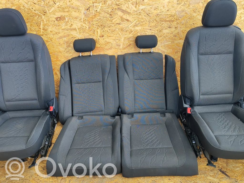 Sēdekļu komplekts