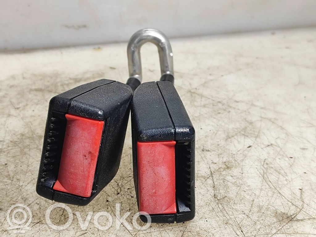 Opel Corsa C Takaistuimen turvavyön solki 