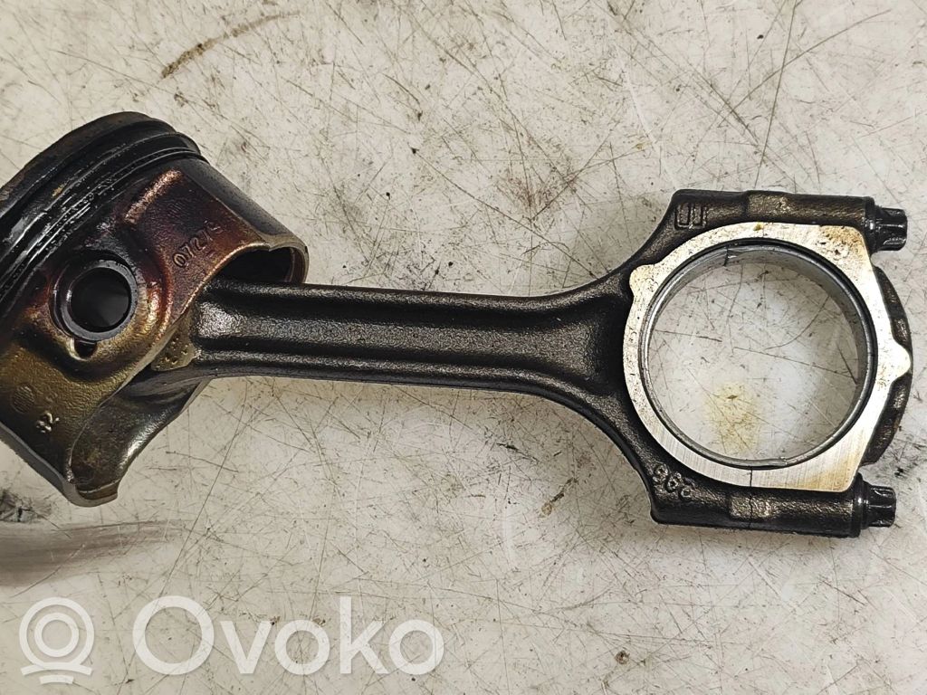 Opel Cascada Pistón con biela 