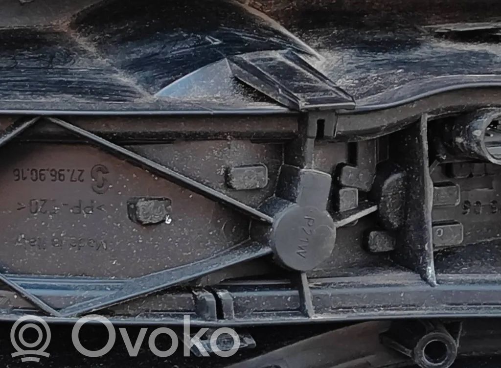 Smart ForFour I Takavalon polttimon suojan pidike 