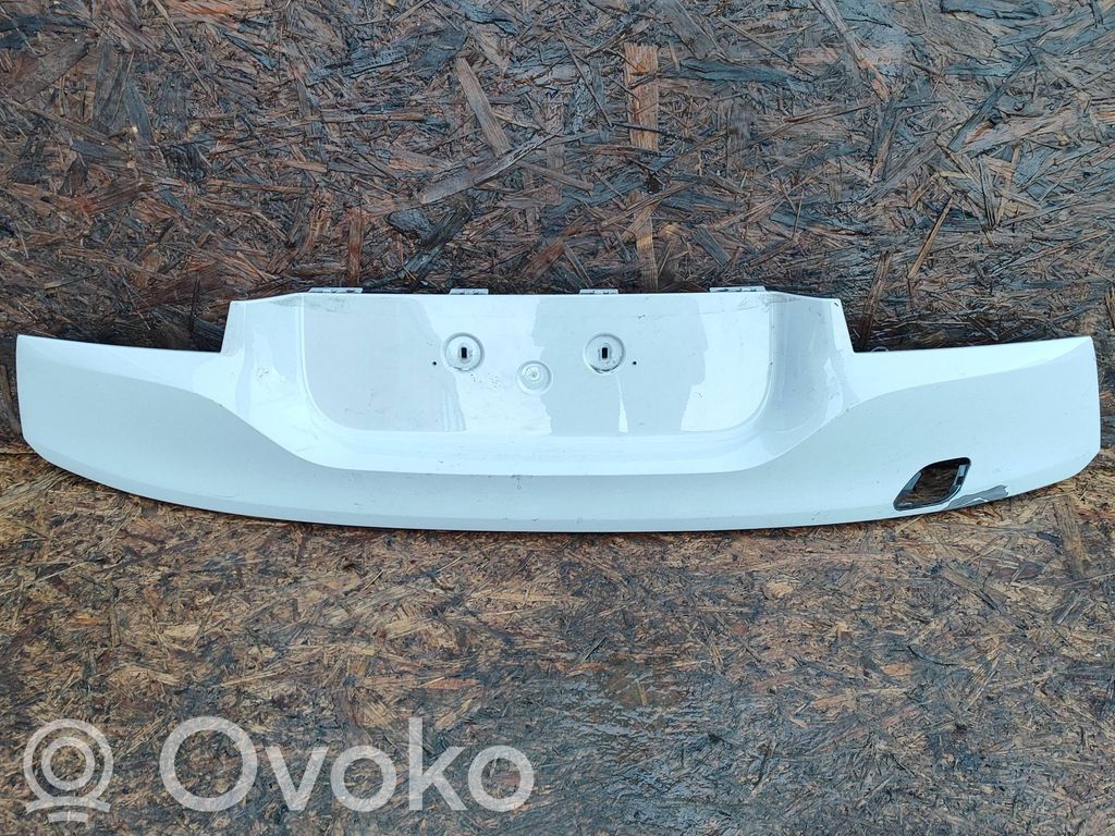 BMW i3 Moldura inferior del parachoques trasero 