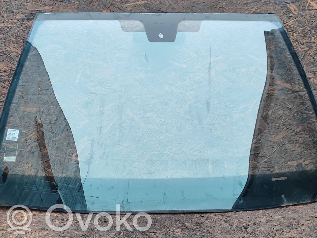 Peugeot 607 Front windscreen/windshield window 