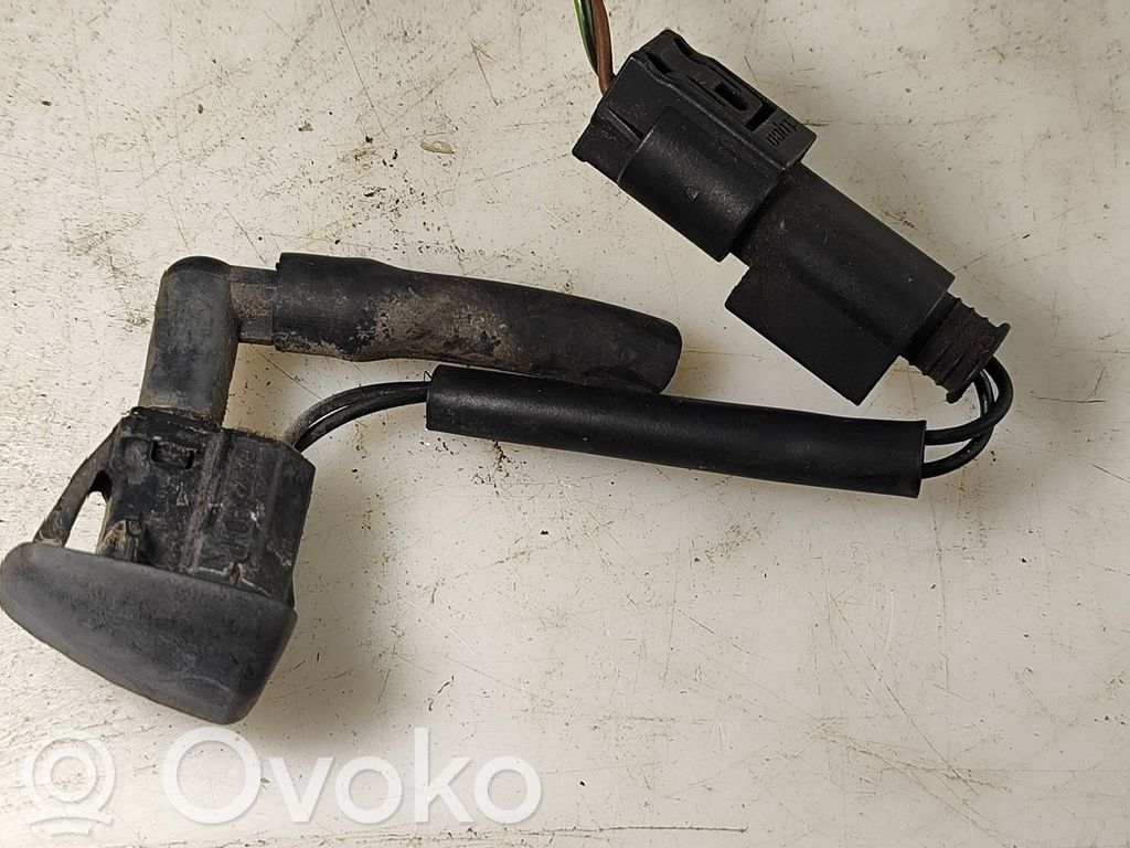 BMW 5 E60 E61 Windshield washer spray nozzle 