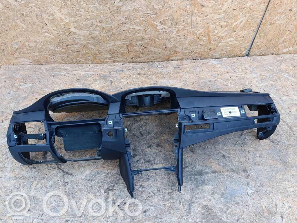 BMW 5 E60 E61 Dashboard 