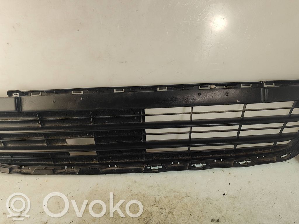 Peugeot 108 Etupuskurin alempi jäähdytinsäleikkö 