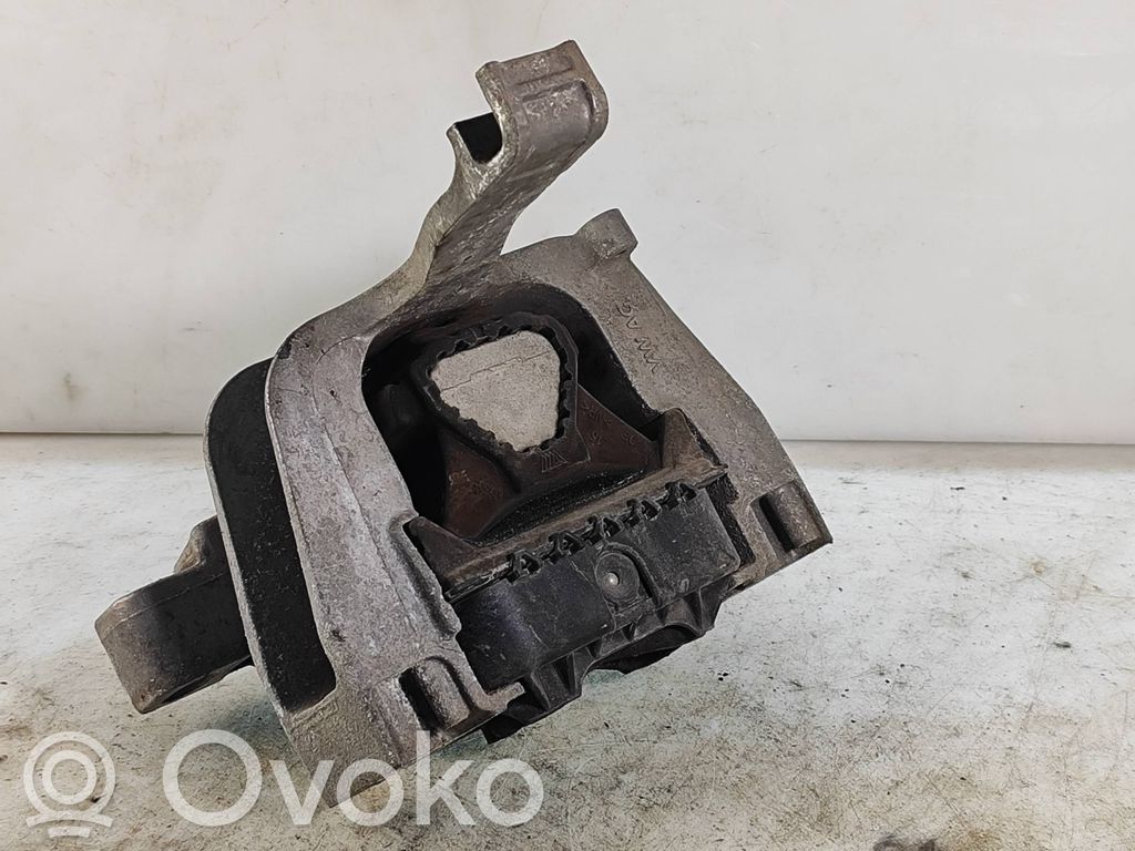Skoda Octavia Mk3 (5E) Engine mount bracket 