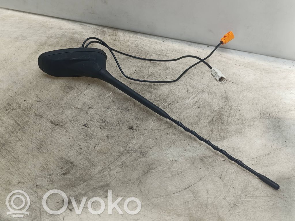 Opel Corsa F Radion antenni 