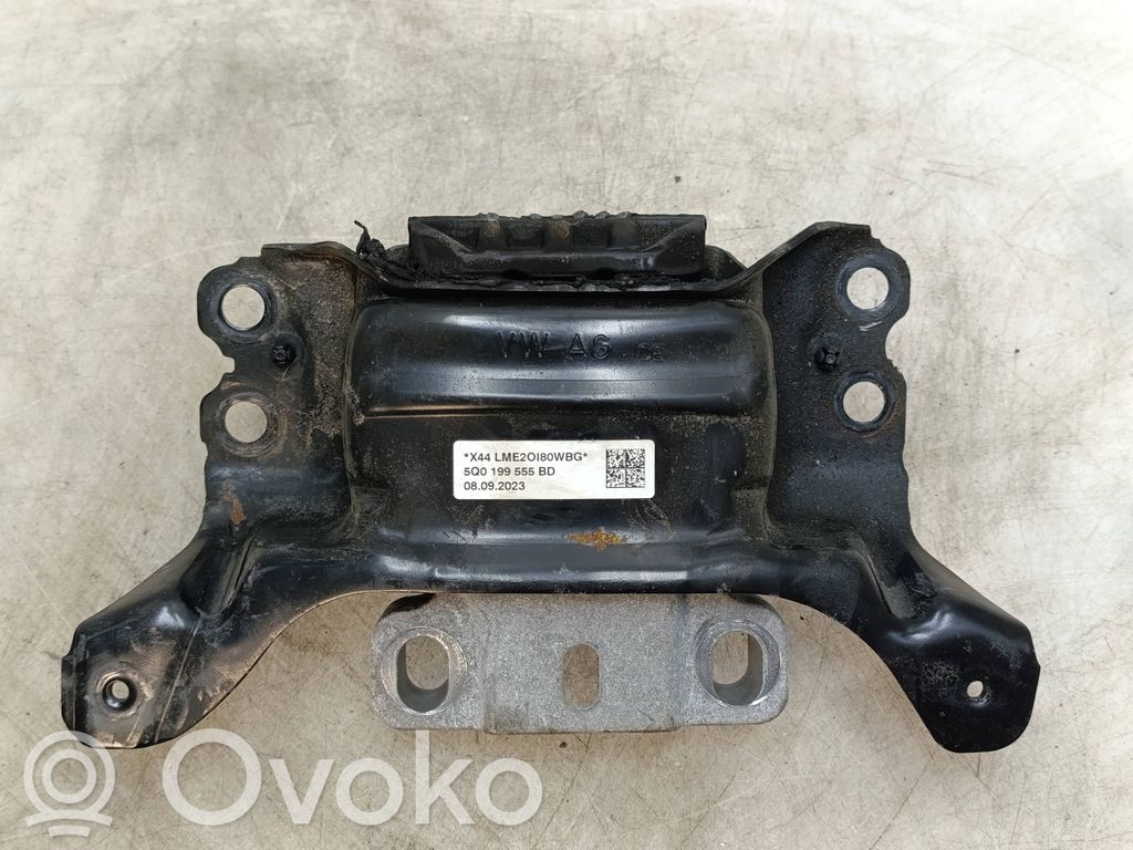 Audi A3 8Y Engine mount bracket 