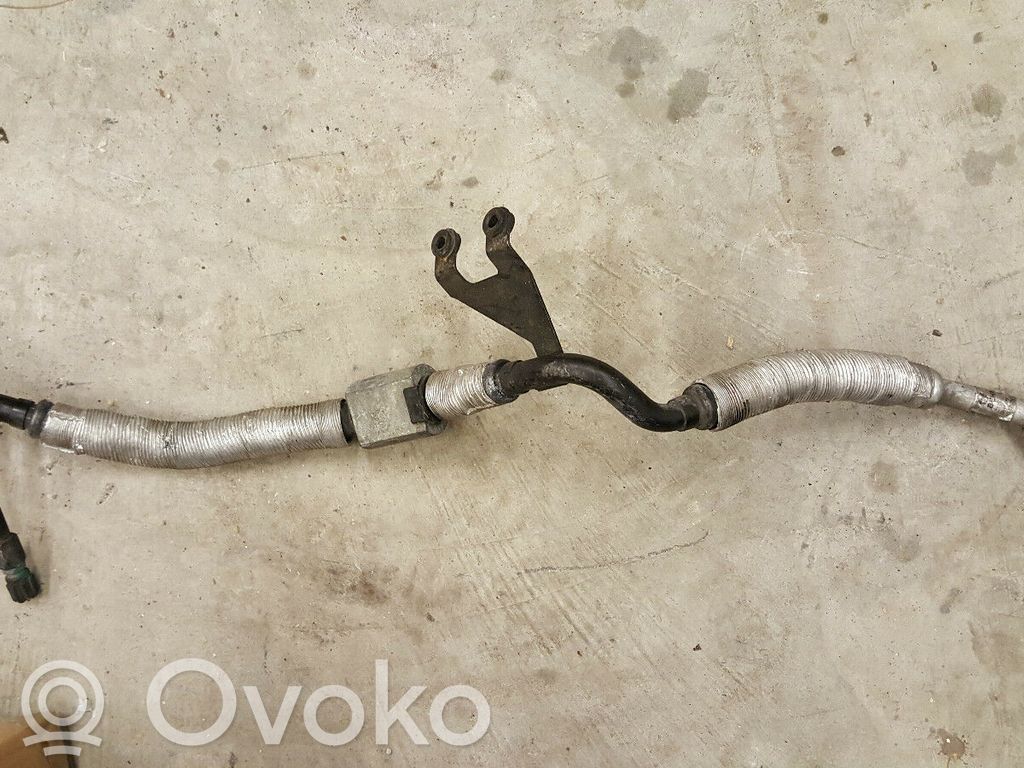 BMW 7 E65 E66 Ilmastointilaitteen putki (A/C) 