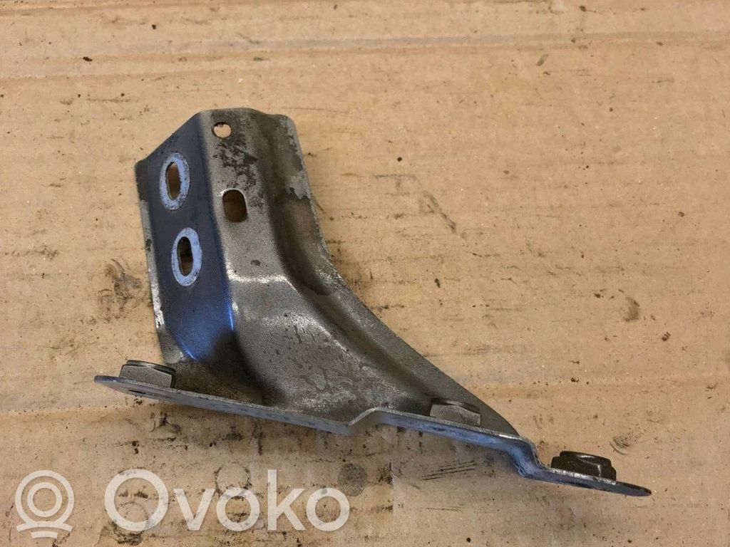 Volkswagen Polo V 6R Uchwyt / Mocowanie błotnika przedniego 