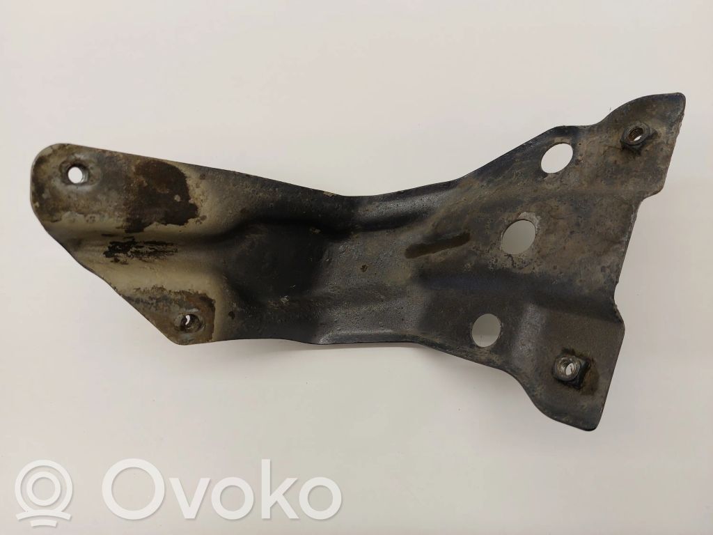 Laikiklis sparno   1Q0821135