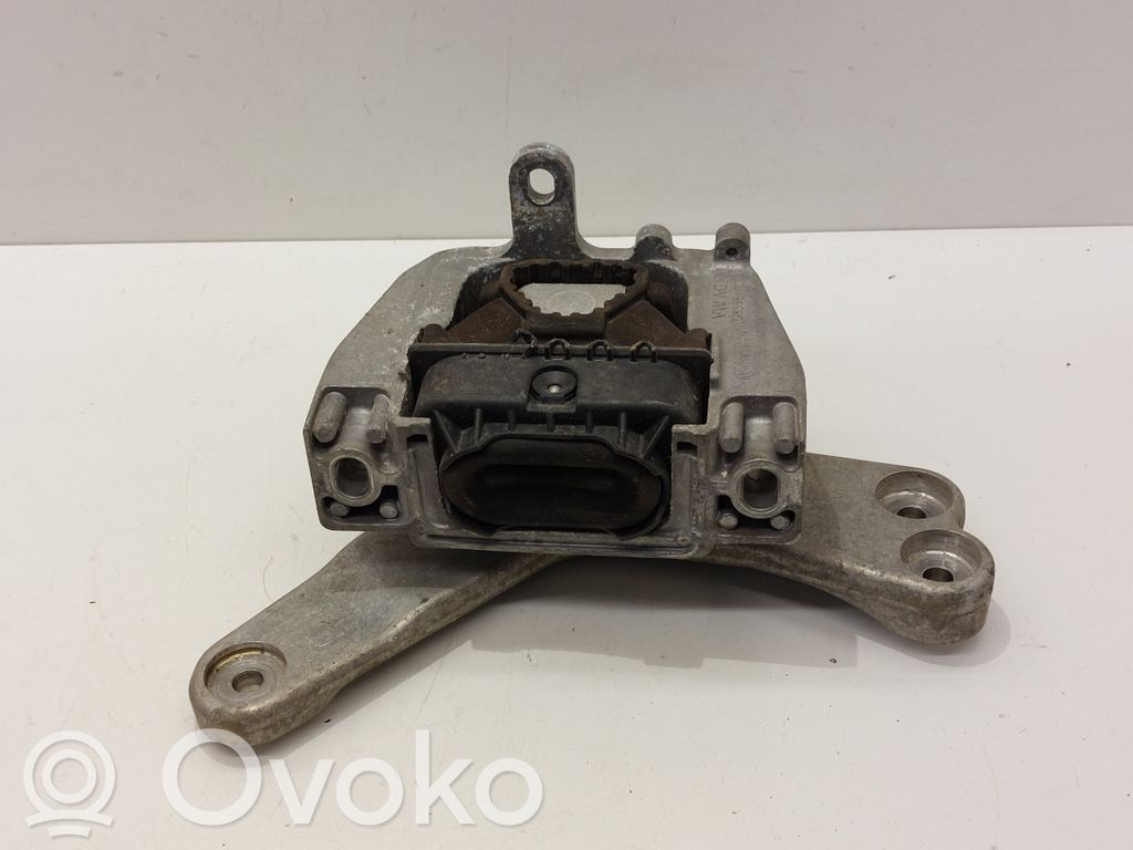 Volkswagen Jetta VI Engine mount bracket 